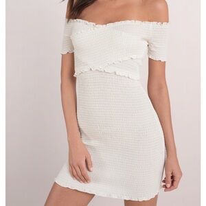 Tobi HARLOW OFF WHITE OFF SHOULDER
BODYCON DRESS